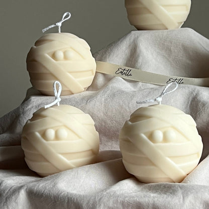Bougie d'Halloween momie faite à la main | Bougie sculpturale en cire de soja
