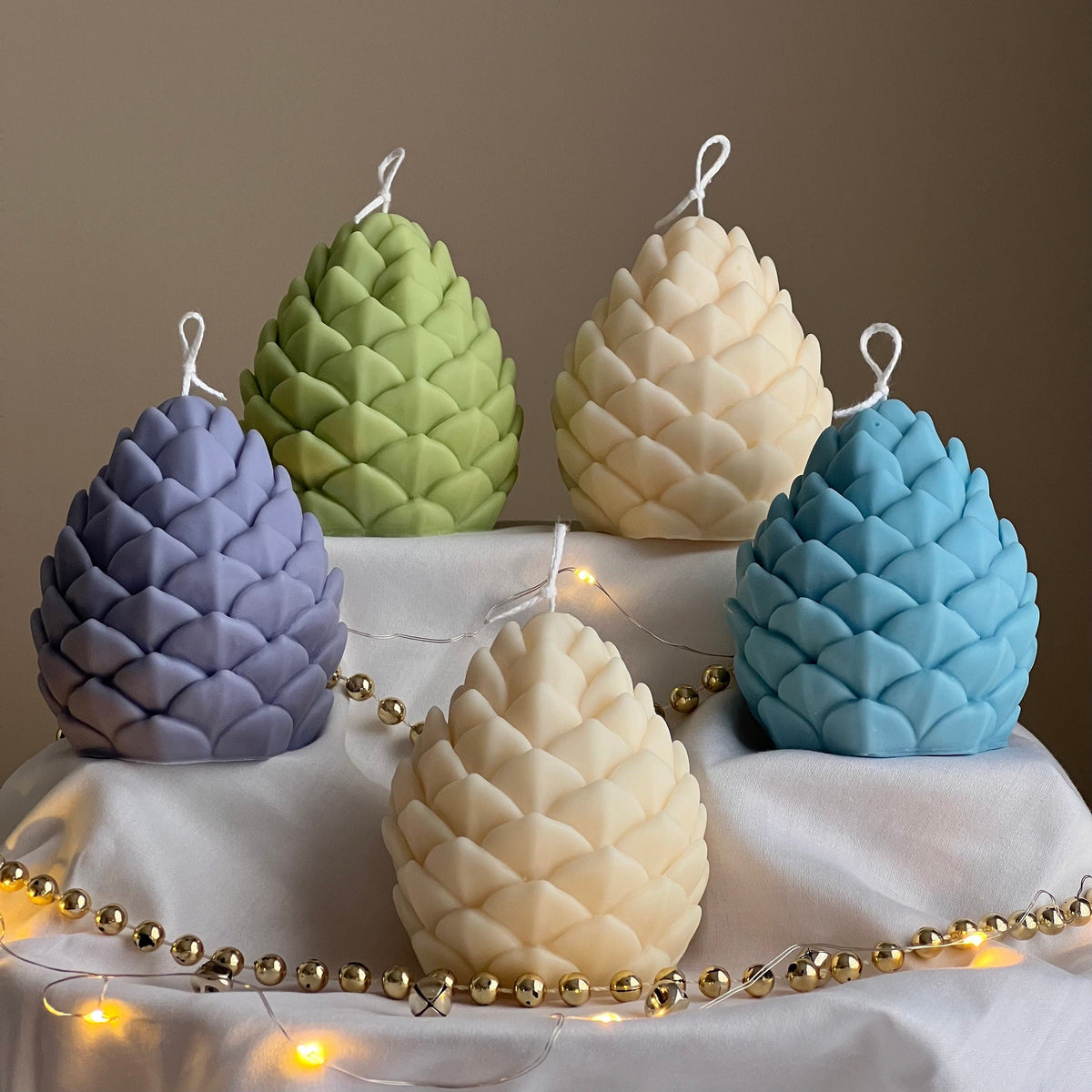 Bougie de Soja Pomme de Pin Faite à la Main : Décoration de Noël