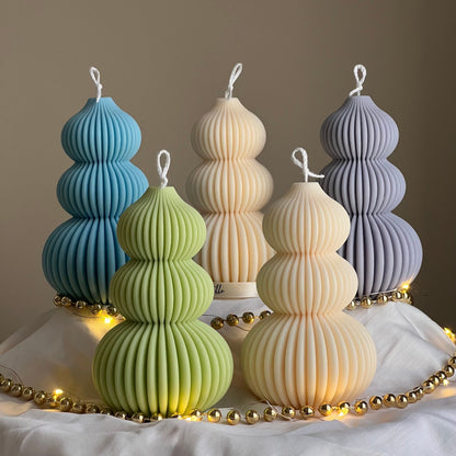 Bougie Arbre de Noël Nervurée Ondulée : Décoration en Cire de Soja Coulée à la Main