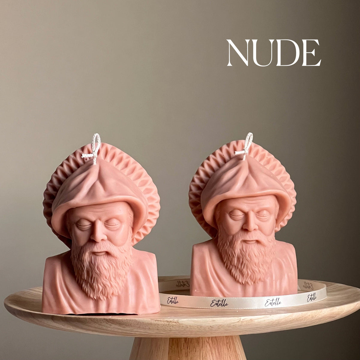 Bougie buste de Saint Charbel : Pilier sculptural en cire de soja