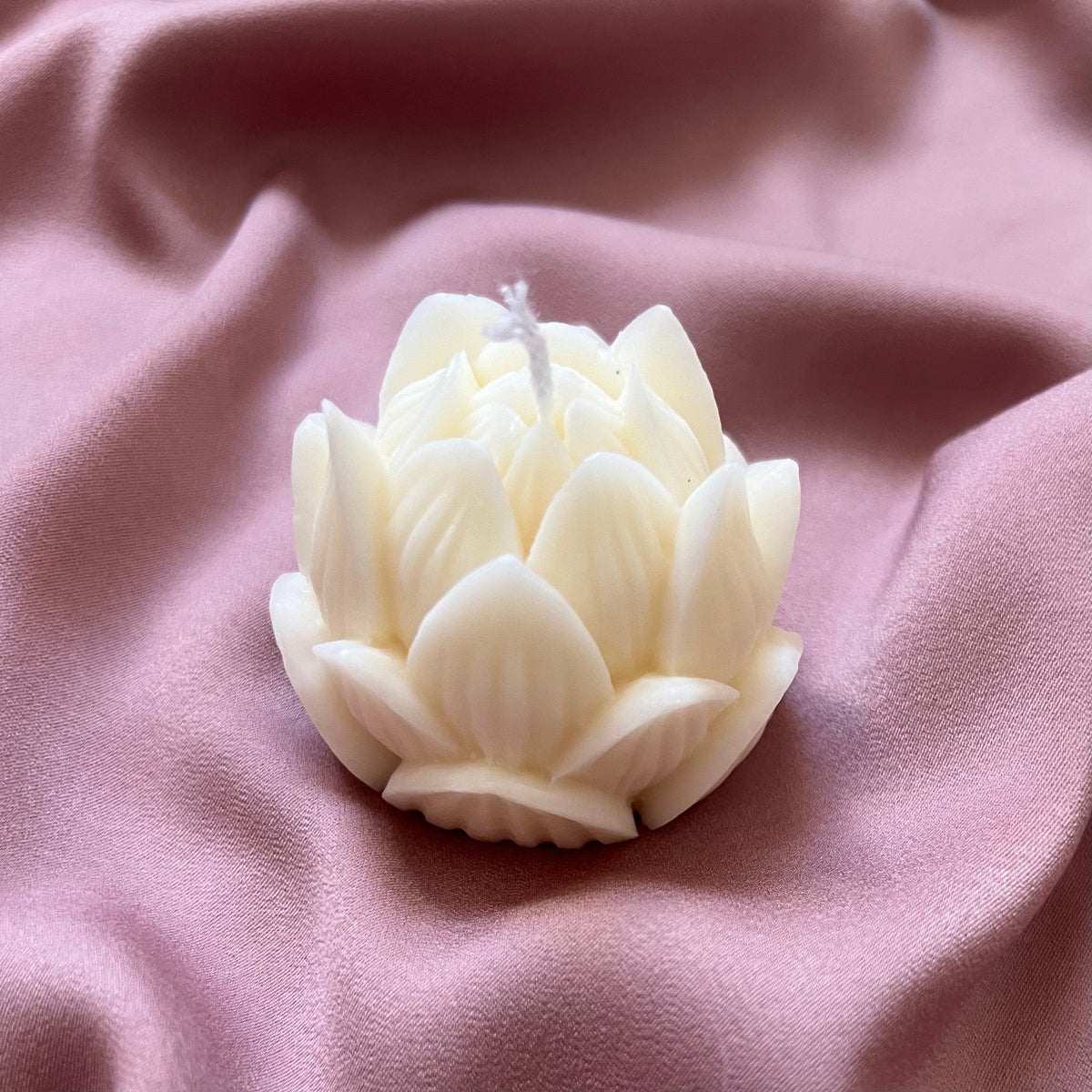 Bougie artisanale au soja Lotus : Petite décoration d'intérieur tendance