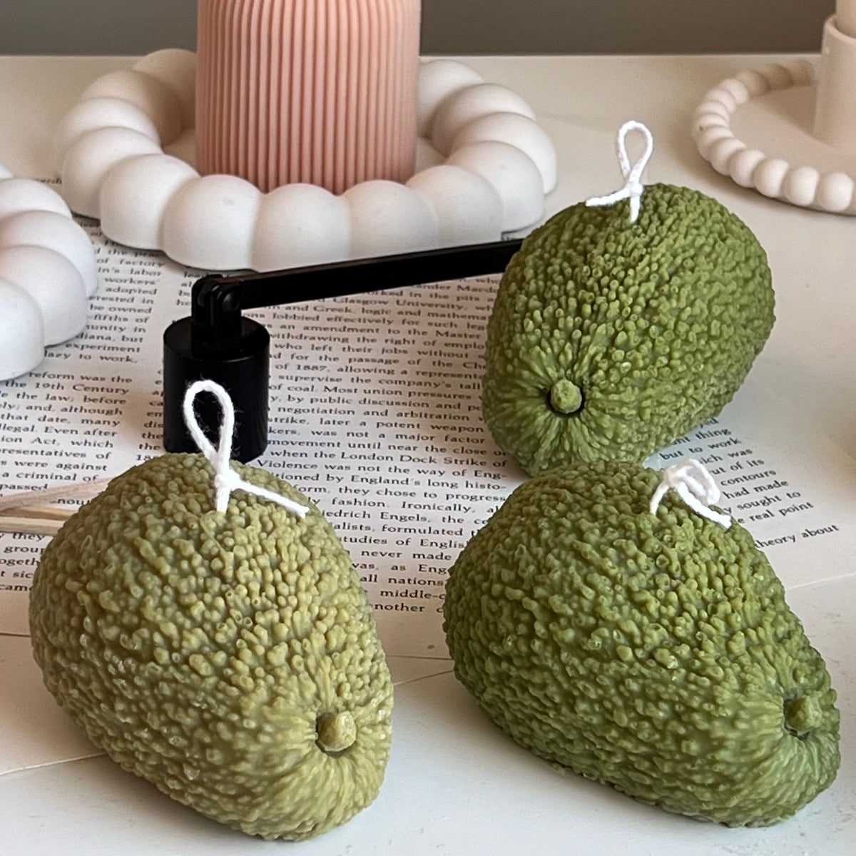 Bougie en forme d'avocat : Bougie végétalienne en cire de soja parfumée