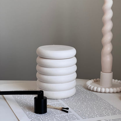 Bougie à la cire de soja "Donut Jar" | Mèche en bois, Pot en Jesmonite