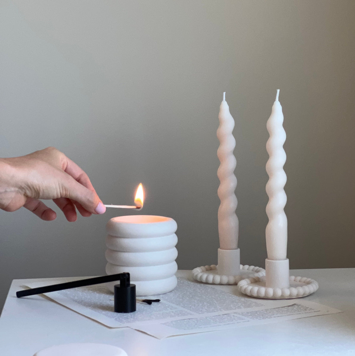Bougie à la cire de soja "Donut Jar" | Mèche en bois, Pot en Jesmonite