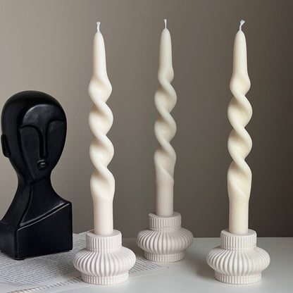 Bougeoir cannelé en jesmonite : Décoration de table minimaliste