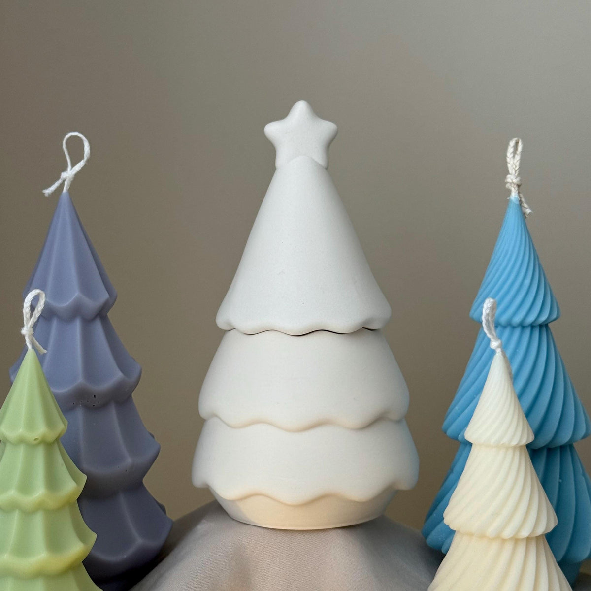 Bougie en cire de soja dans un pot Arbre de Noël : Décoration en Jesmonite faite à la main