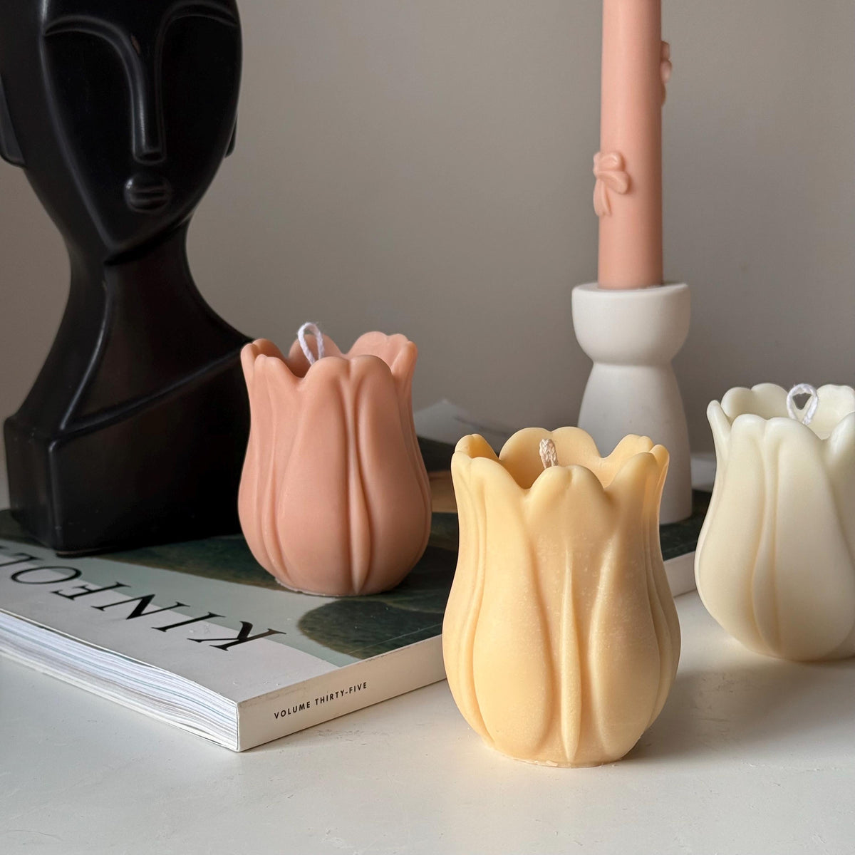 Bougie en cire de soja tulipe coulée à la main | Décoration sculpturale