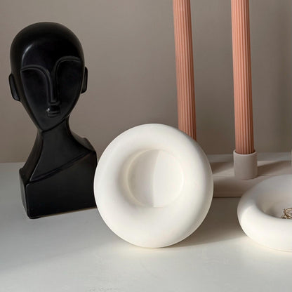 Plateau à bibelots rond fait main en Jesmonite : Décoration scandinave