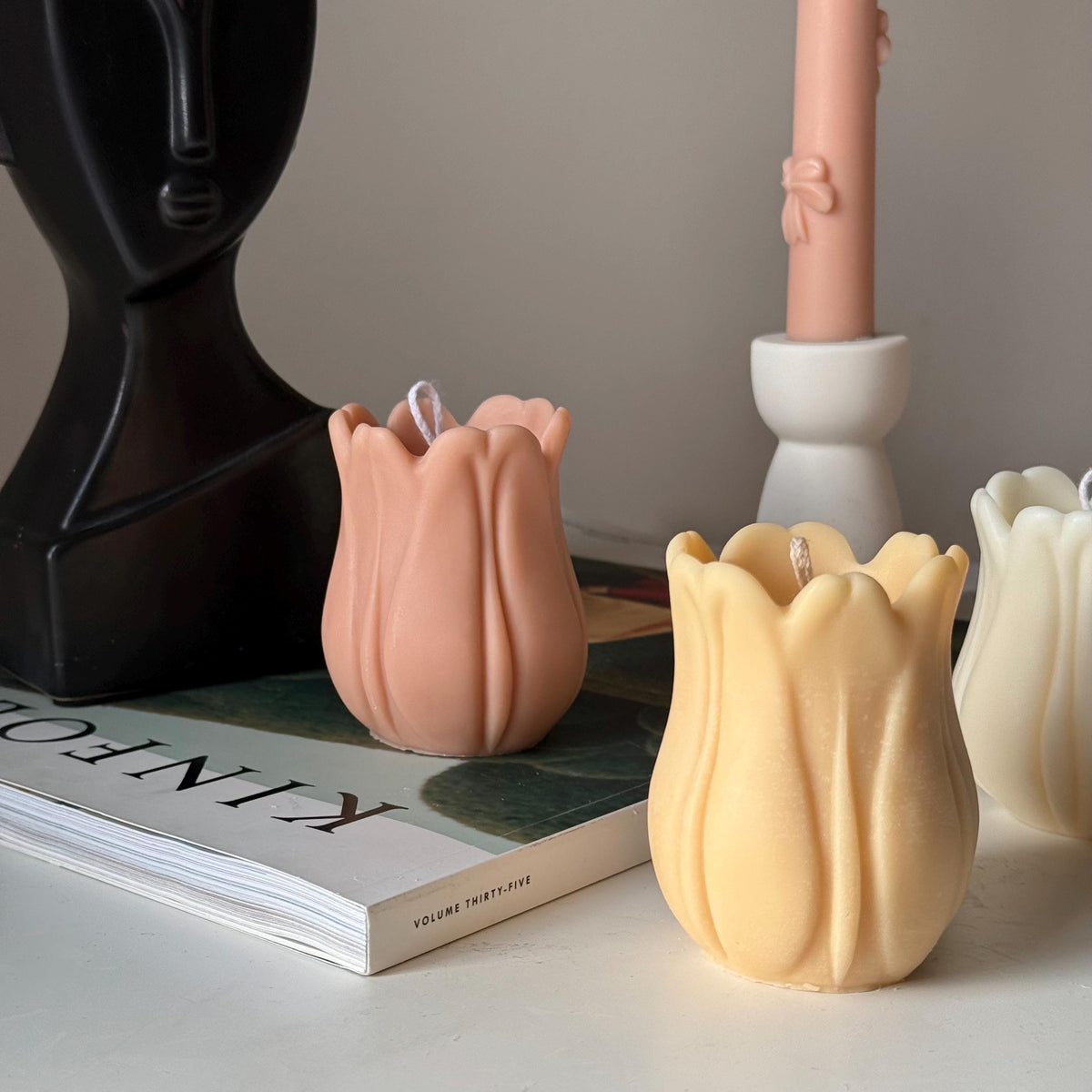 Bougie en cire de soja tulipe coulée à la main | Décoration sculpturale