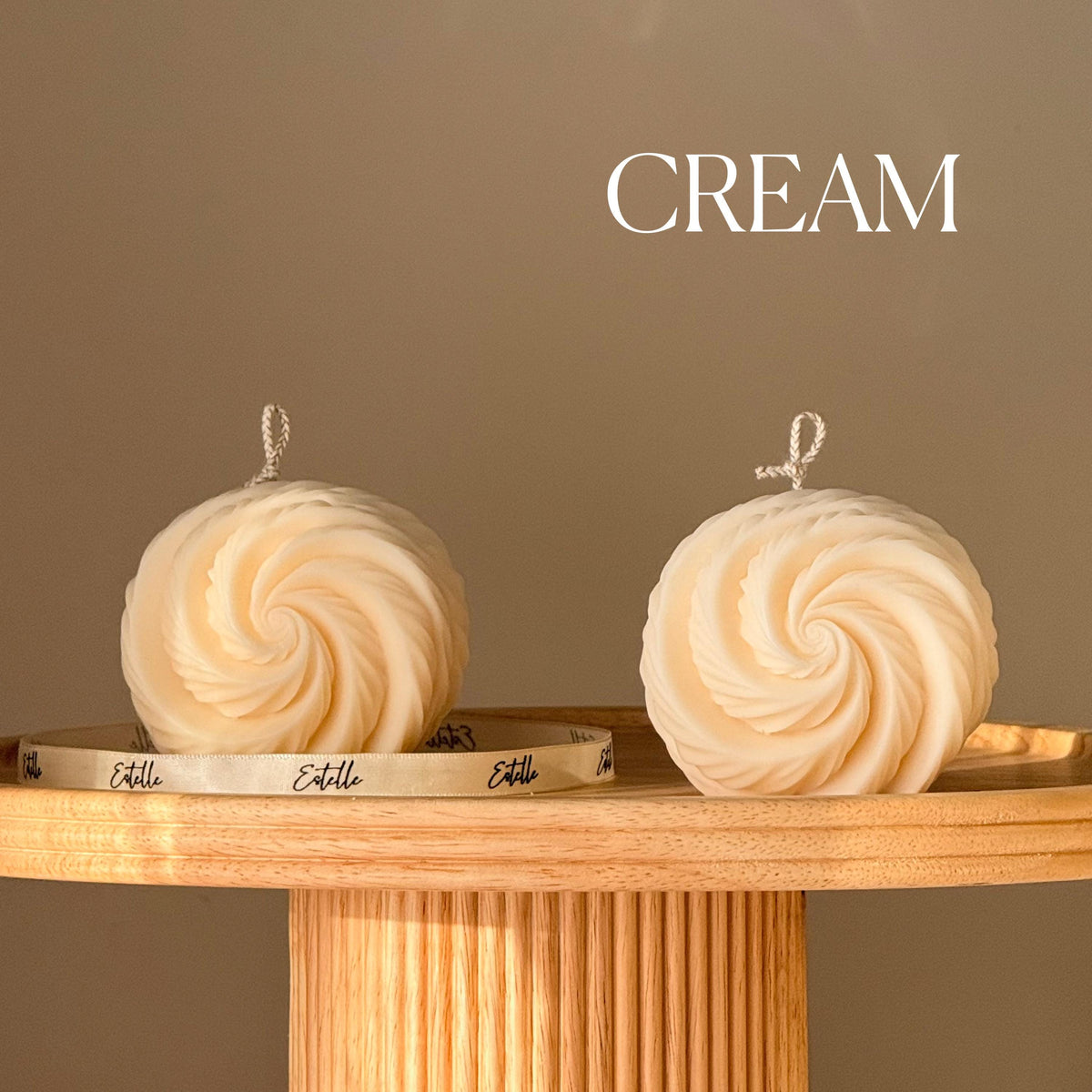 Bougie Boule Cannelée Tourbillonnante | Décoration tendance faite main
