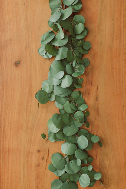 Guirlande d'eucalyptus presque vraie (artificielle)