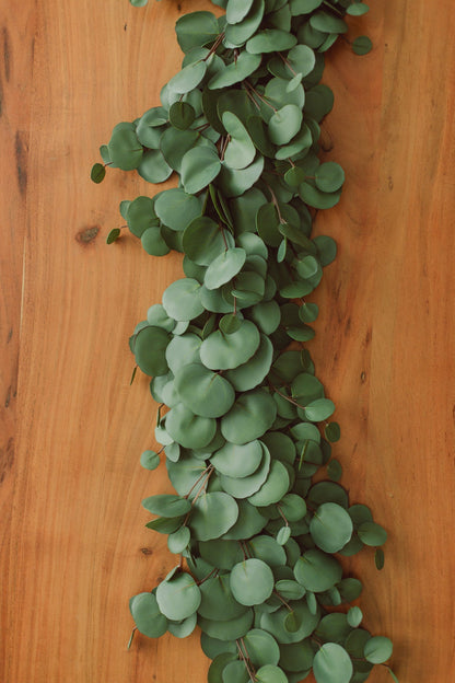 Guirlande d'eucalyptus presque vraie (artificielle)