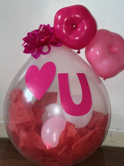 Ballons farcis personnalisés – Écriture vinyle et nœud personnalisés