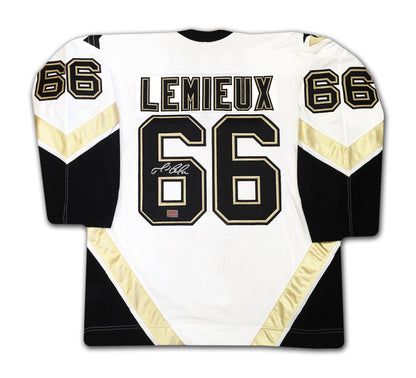 MAILLOT BLANC DES PENGUINS DE PITTSBURGH AUTOGRAPHÉ PAR MARIO LEMIEUX – ARTICLE DE COLLECTION NHL DÉDICACÉ (TAILLE L OU XL)