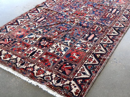 Persian Bakhtiari Rug | 5' 1" x 9' 6"