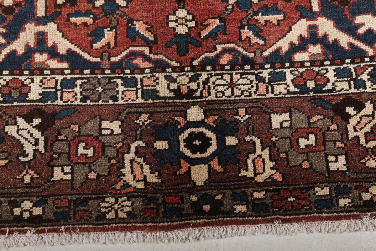 Persian Bakhtiari Rug | 9' 10" x 12' 9"