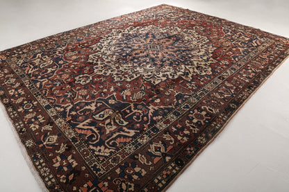 Persian Bakhtiari Rug | 9' 10" x 12' 9"