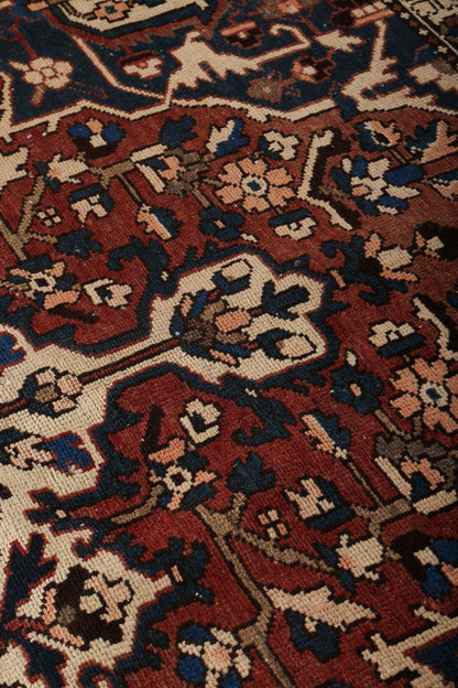 Persian Bakhtiari Rug | 9' 10" x 12' 9"