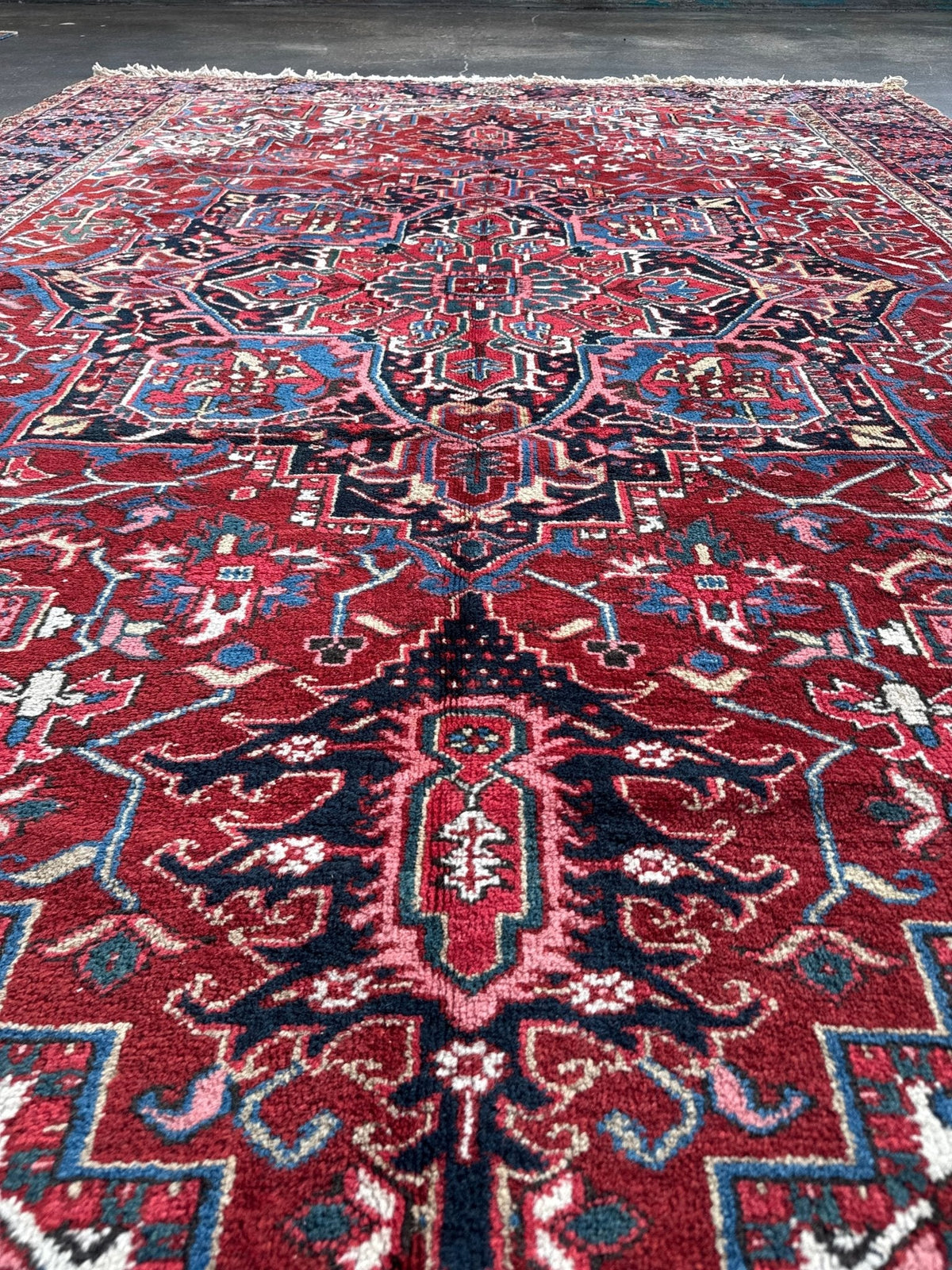 Persian Heriz Rug | 8' 3" x 12' 6"