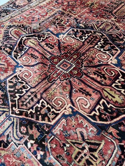 Persian Heriz Rug | 9' 10" x 12' 11"