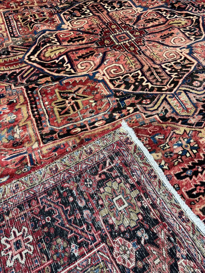 Persian Heriz Rug | 9' 10" x 12' 11"