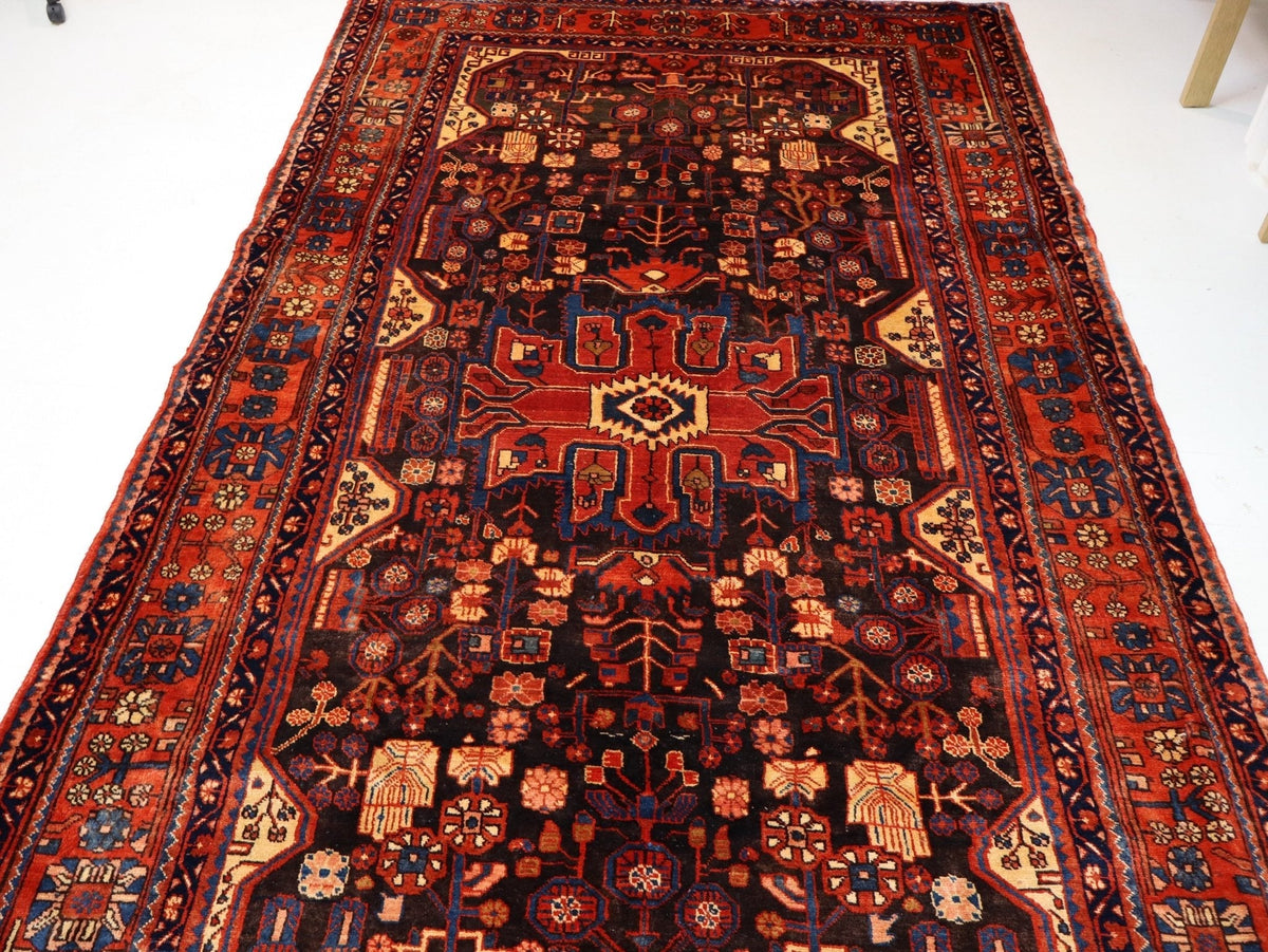 Persian Nahavand Rug | 5' 5” x 9' 7"