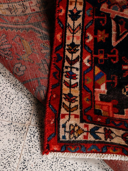 Persian Shiraz Rug | 4' 2” x 7' 10"
