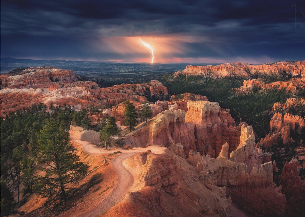 Éclair au-dessus de Bryce Canyon