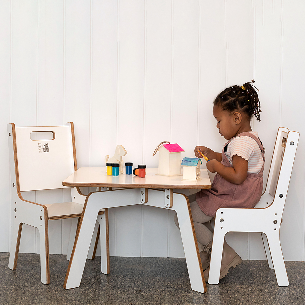 Wooden Extendable Table and Chair Set for Children - Le Mini Curieux